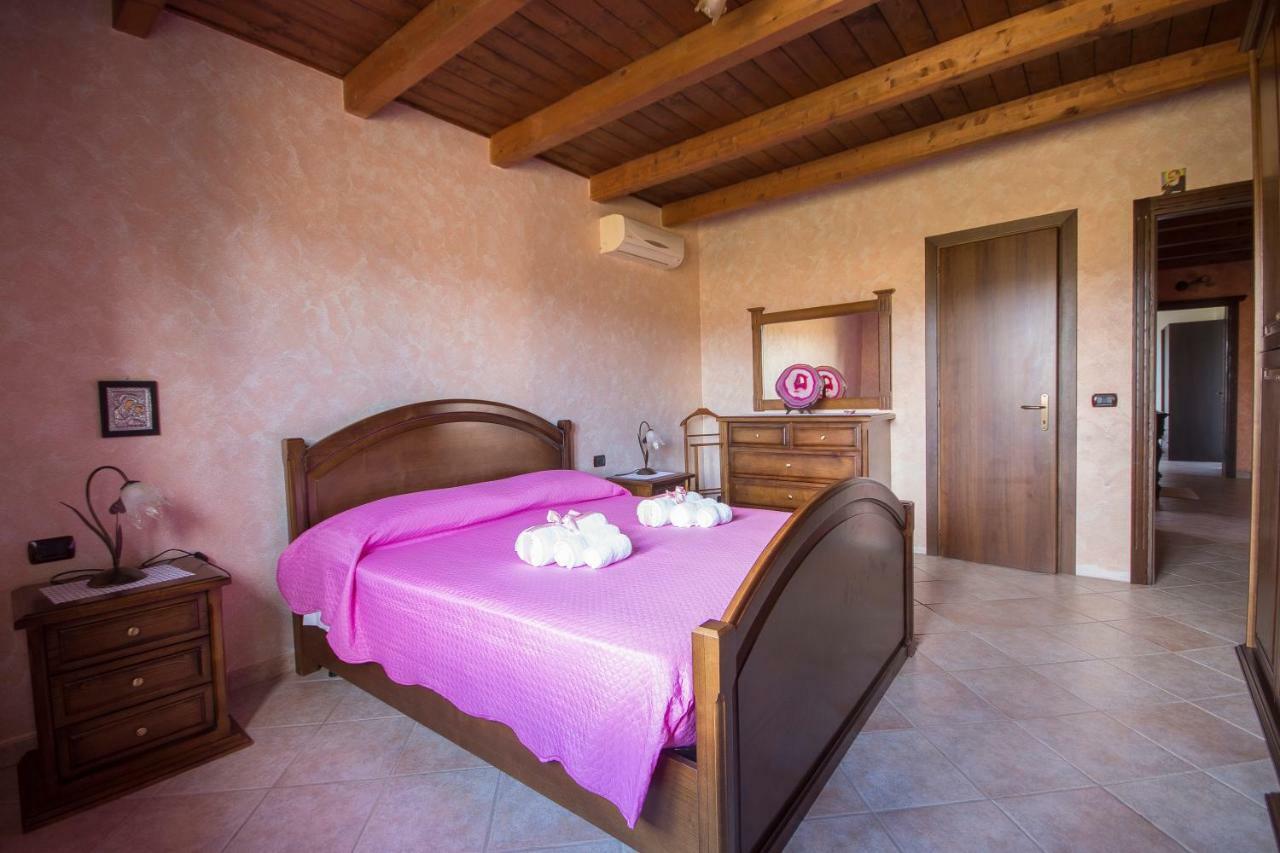 Casa Vacanza Il Mandorlo Domusnovas Luaran gambar