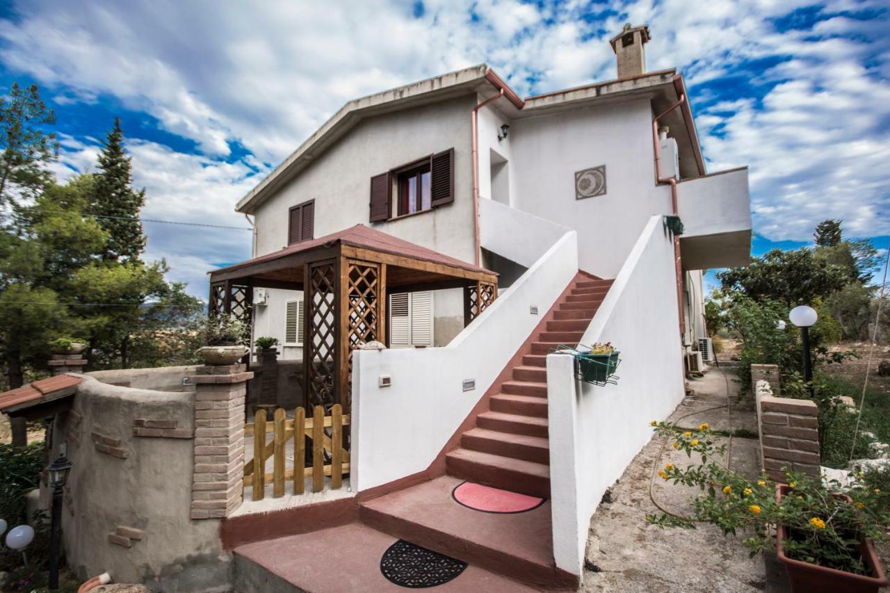 Casa Vacanza Il Mandorlo Domusnovas Luaran gambar